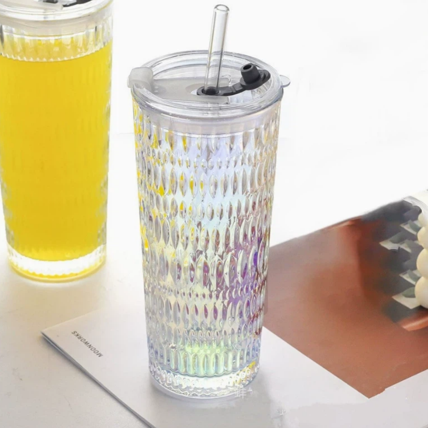 Vaso de Vidrio con Tapa, Diseño Elegante Transparente