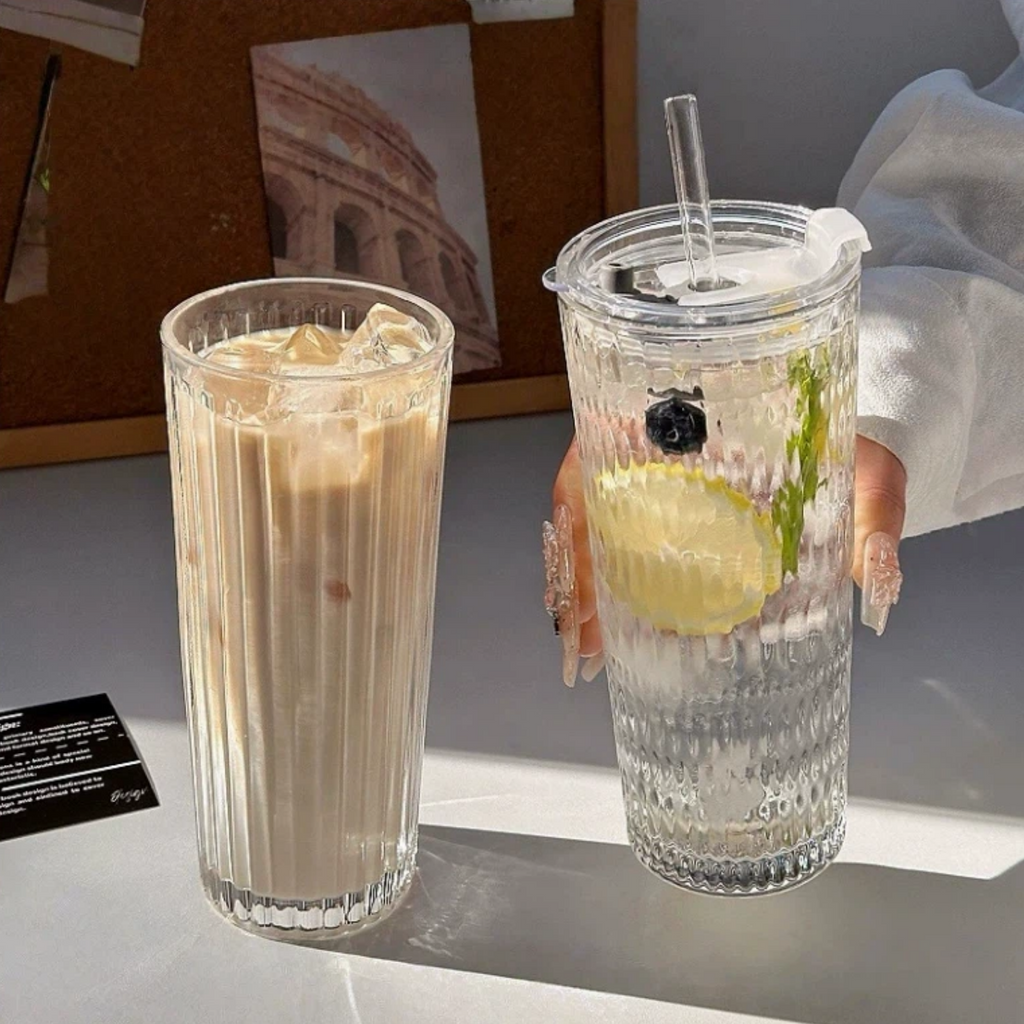 Vaso de Vidrio con Tapa, Diseño Elegante Transparente