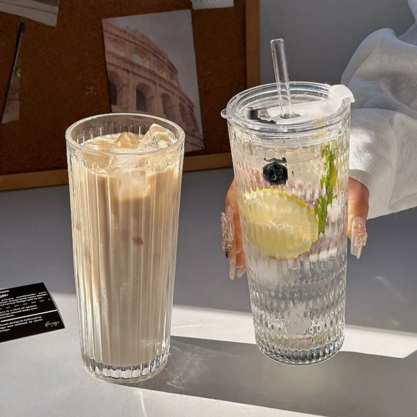 Vaso de Vidrio con Tapa, Diseño Elegante Transparente